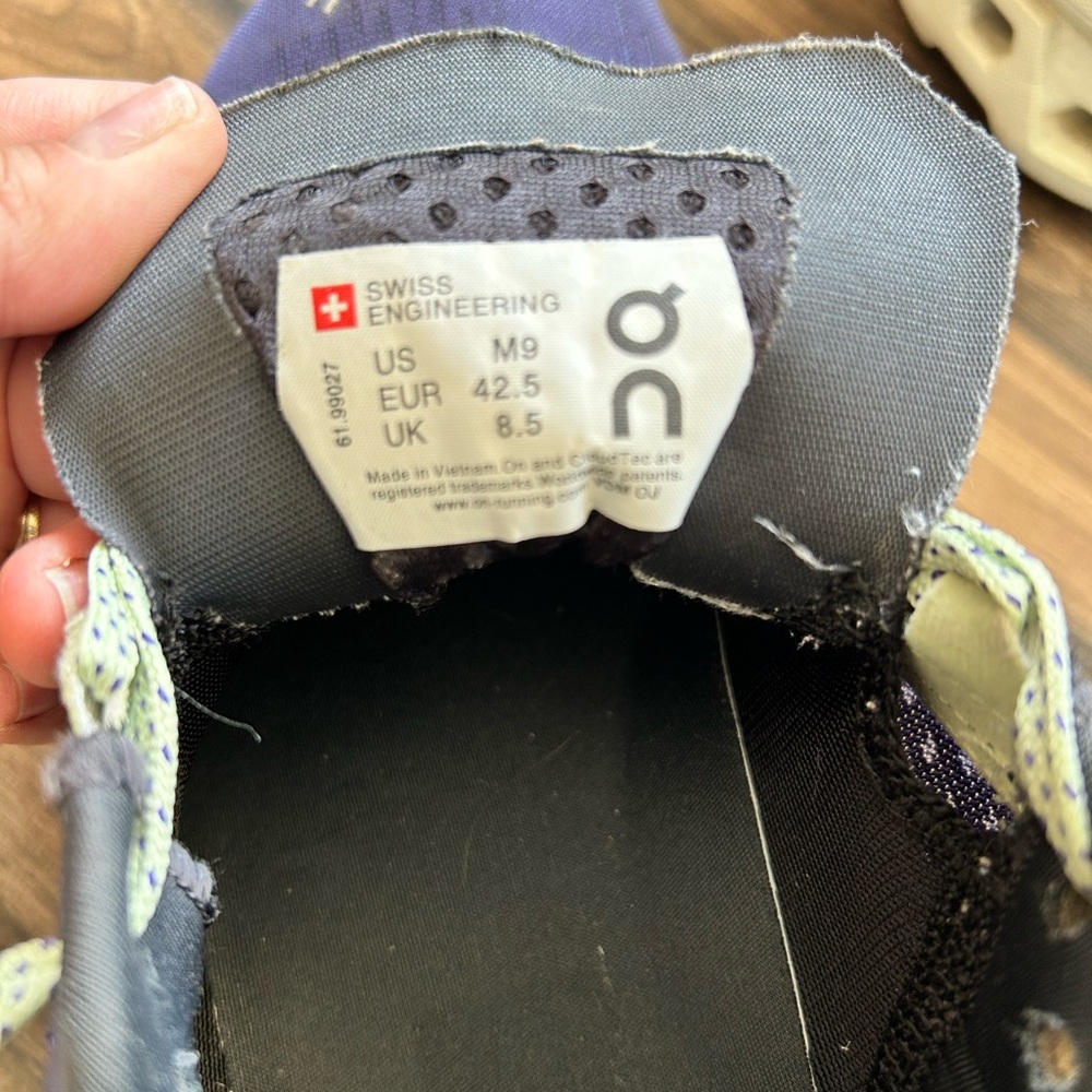 On cloud monster purple size 9 men’s. Good used condition. - Picture 8 of 8